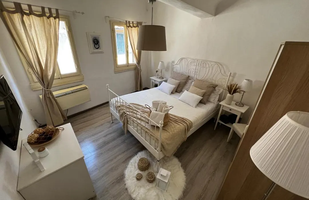 La Piccola Maison-1